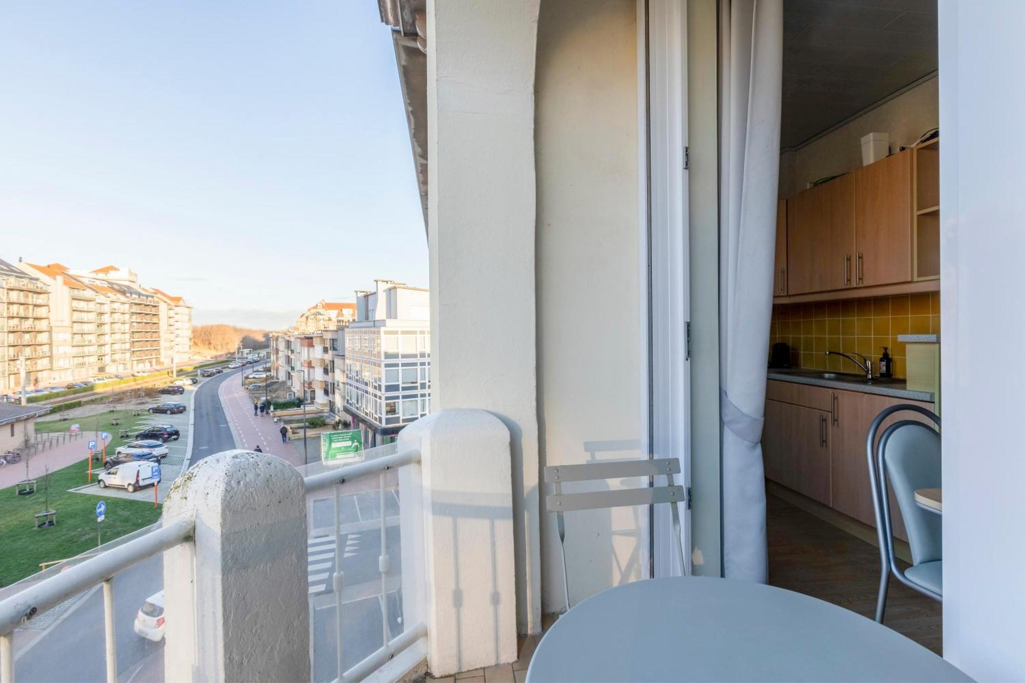 Cosy Apartment 150M From The Beach Blankenberge Bagian luar foto