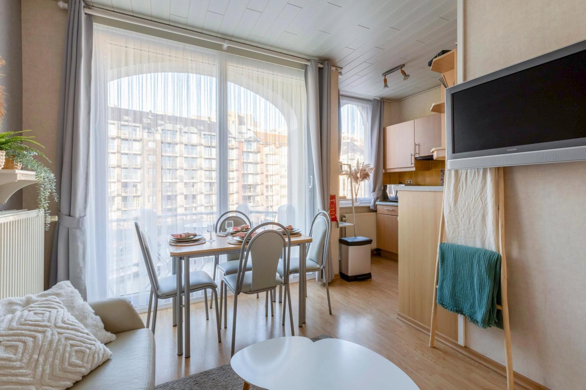 Cosy Apartment 150M From The Beach Blankenberge Bagian luar foto